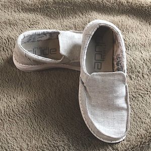Brand new Hey dudes women’s size 5
